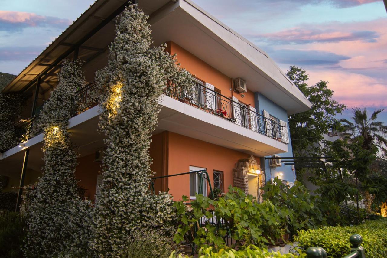 Tsertos Apartments Kamena Vourla Buitenkant foto