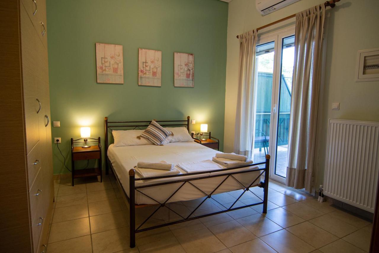 Tsertos Apartments Kamena Vourla Buitenkant foto