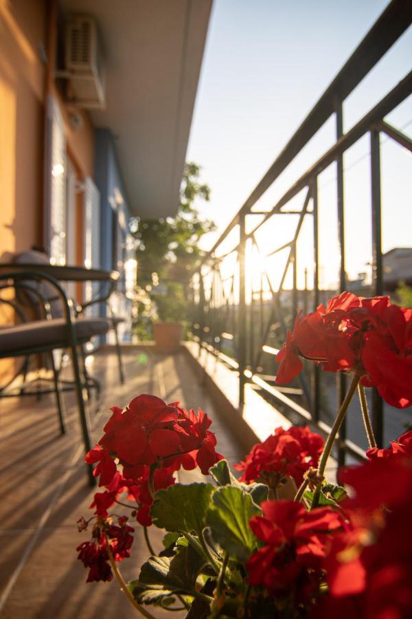 Tsertos Apartments Kamena Vourla Buitenkant foto