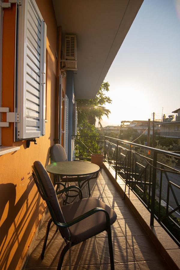 Tsertos Apartments Kamena Vourla Buitenkant foto