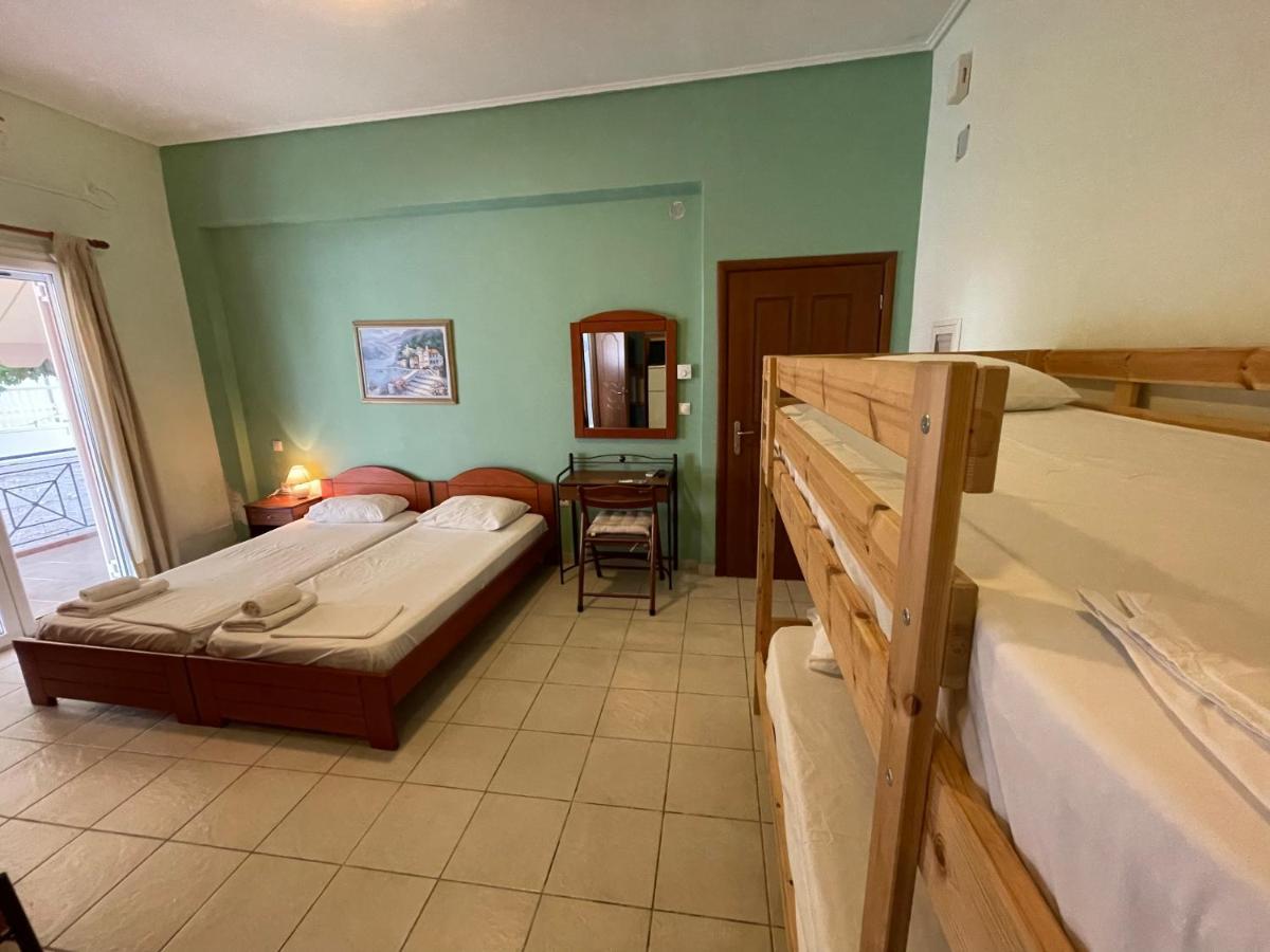 Tsertos Apartments Kamena Vourla Buitenkant foto