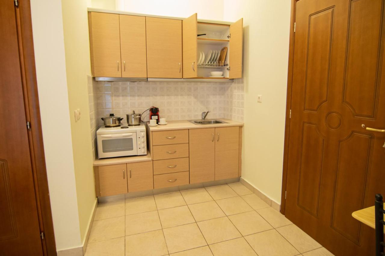 Tsertos Apartments Kamena Vourla Buitenkant foto