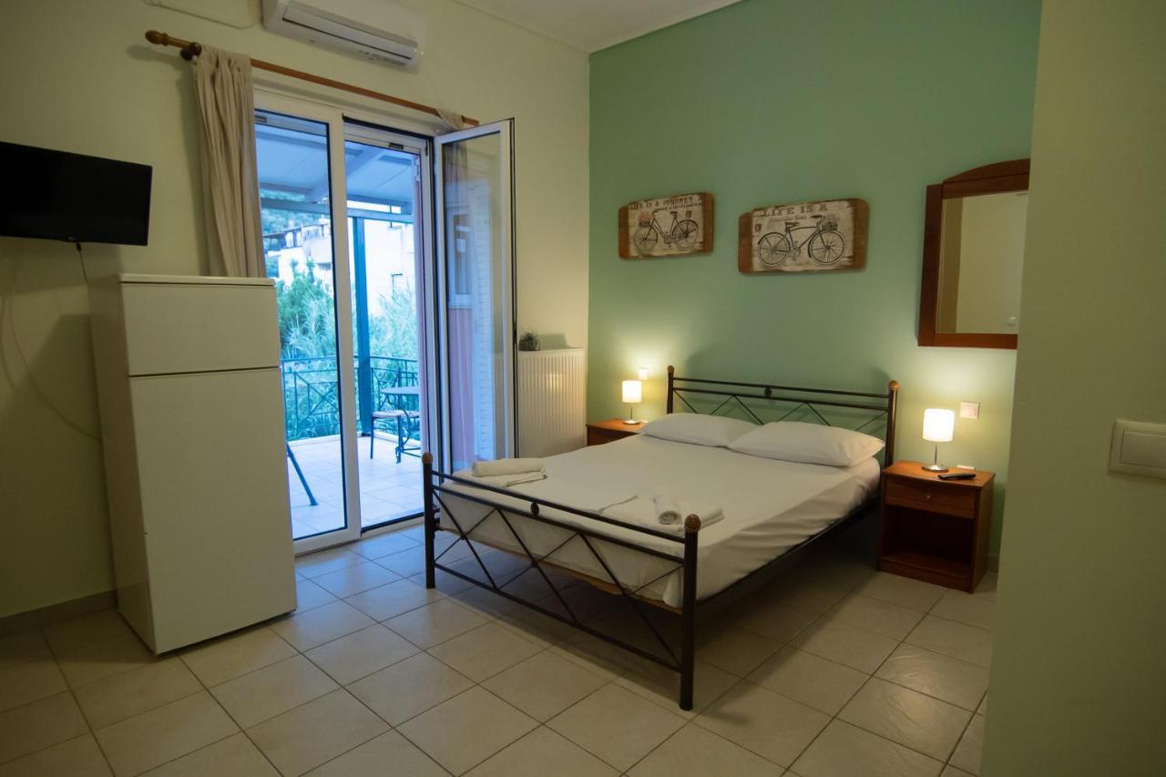 Tsertos Apartments Kamena Vourla Buitenkant foto