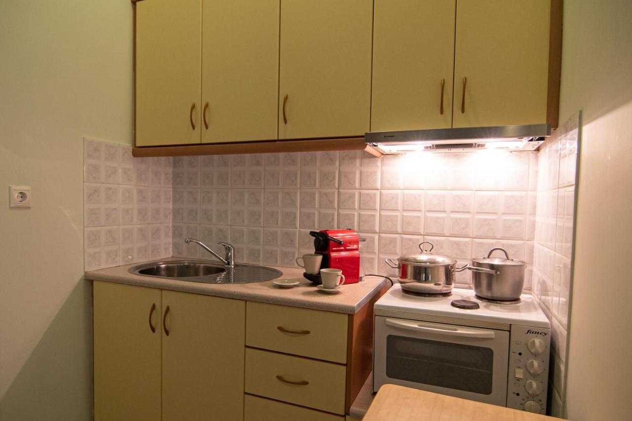 Tsertos Apartments Kamena Vourla Buitenkant foto