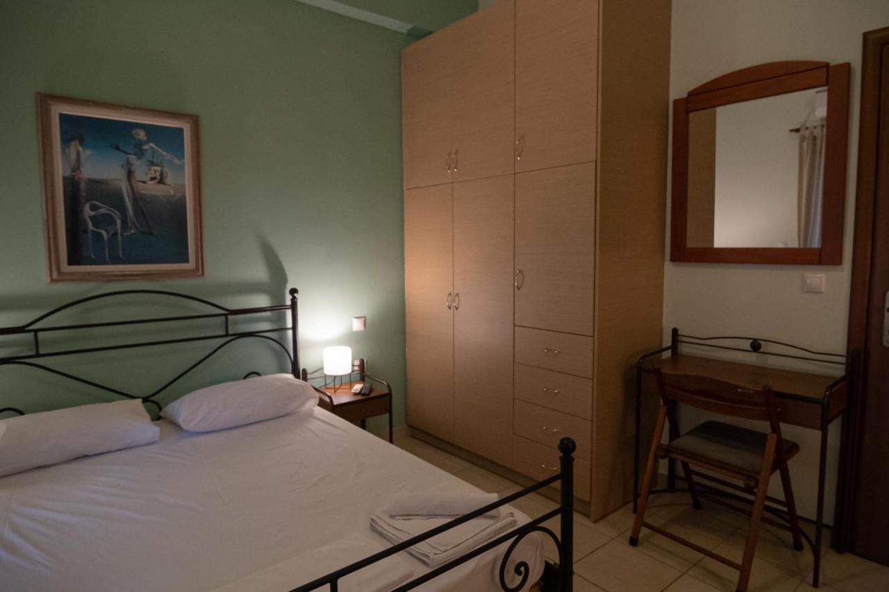 Tsertos Apartments Kamena Vourla Buitenkant foto