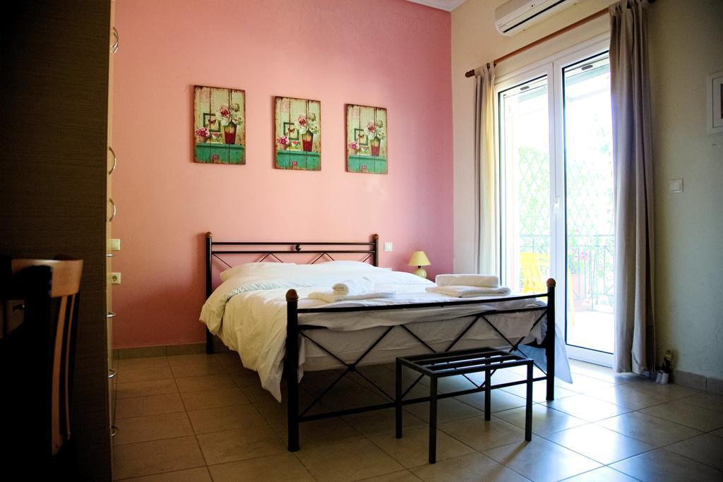 Tsertos Apartments Kamena Vourla Buitenkant foto