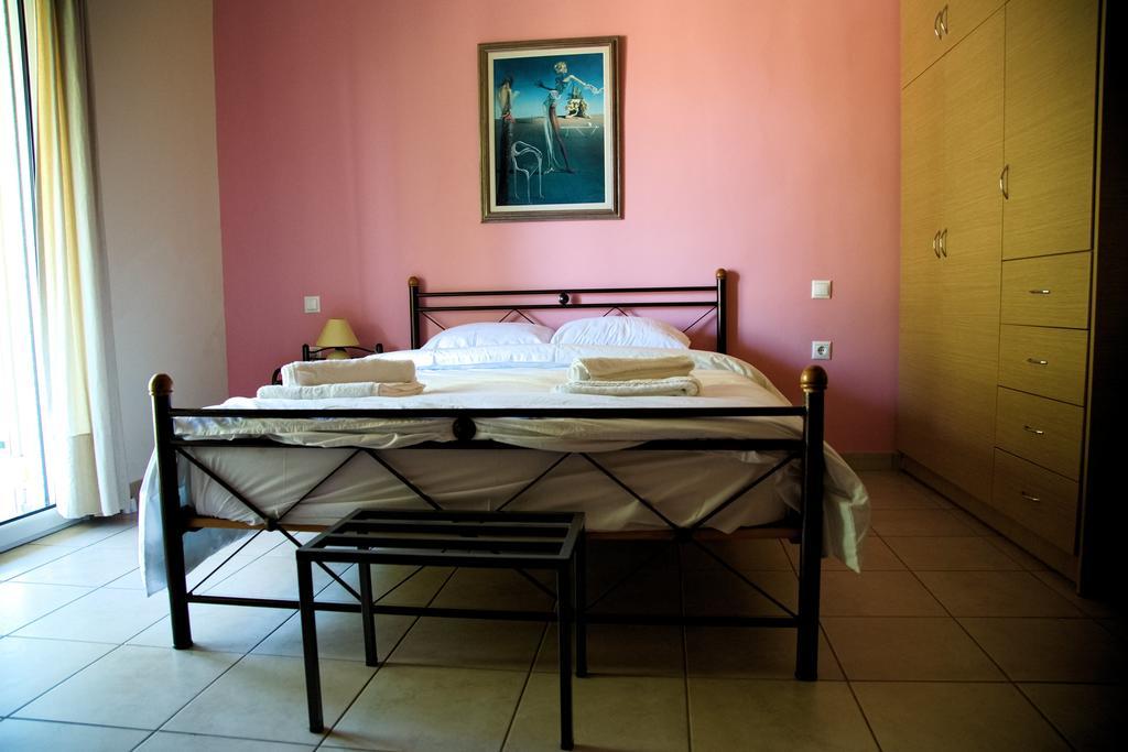 Tsertos Apartments Kamena Vourla Buitenkant foto