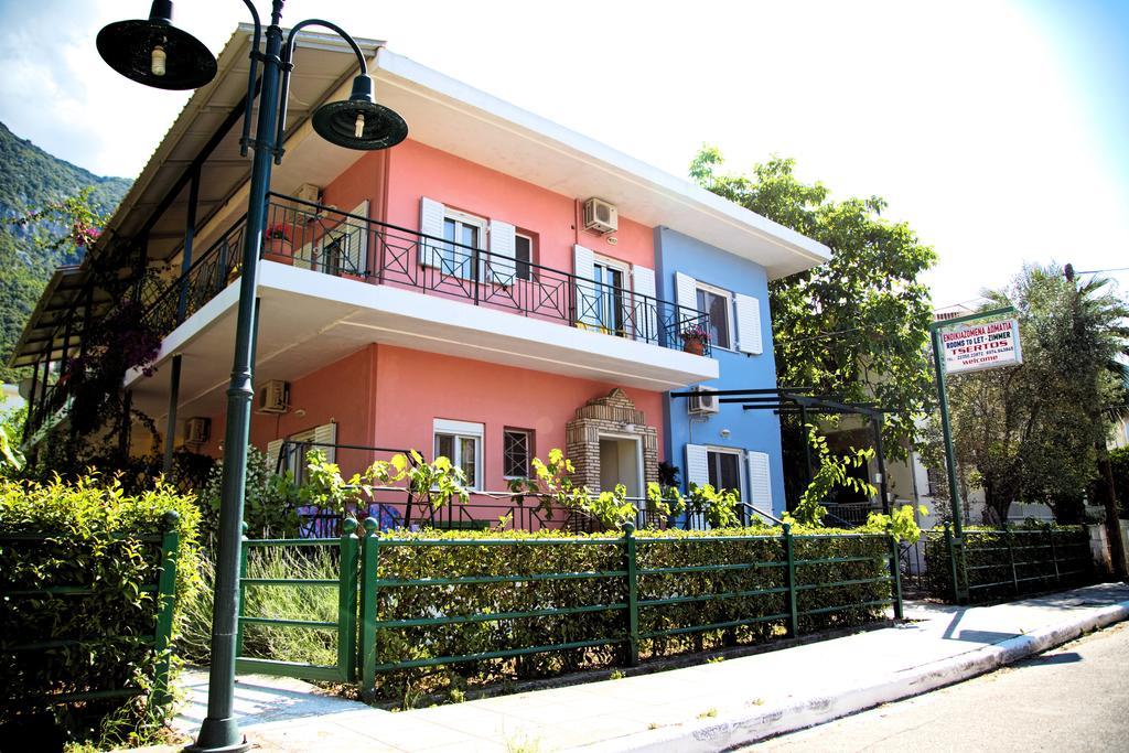 Tsertos Apartments Kamena Vourla Buitenkant foto