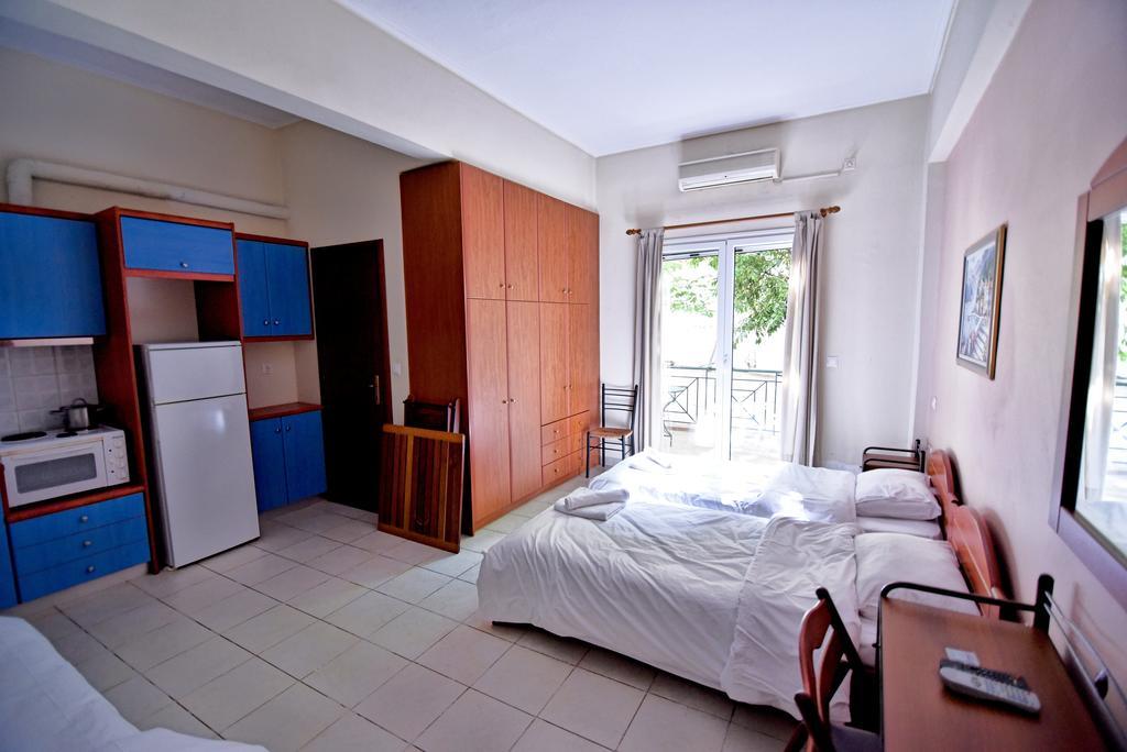 Tsertos Apartments Kamena Vourla Buitenkant foto