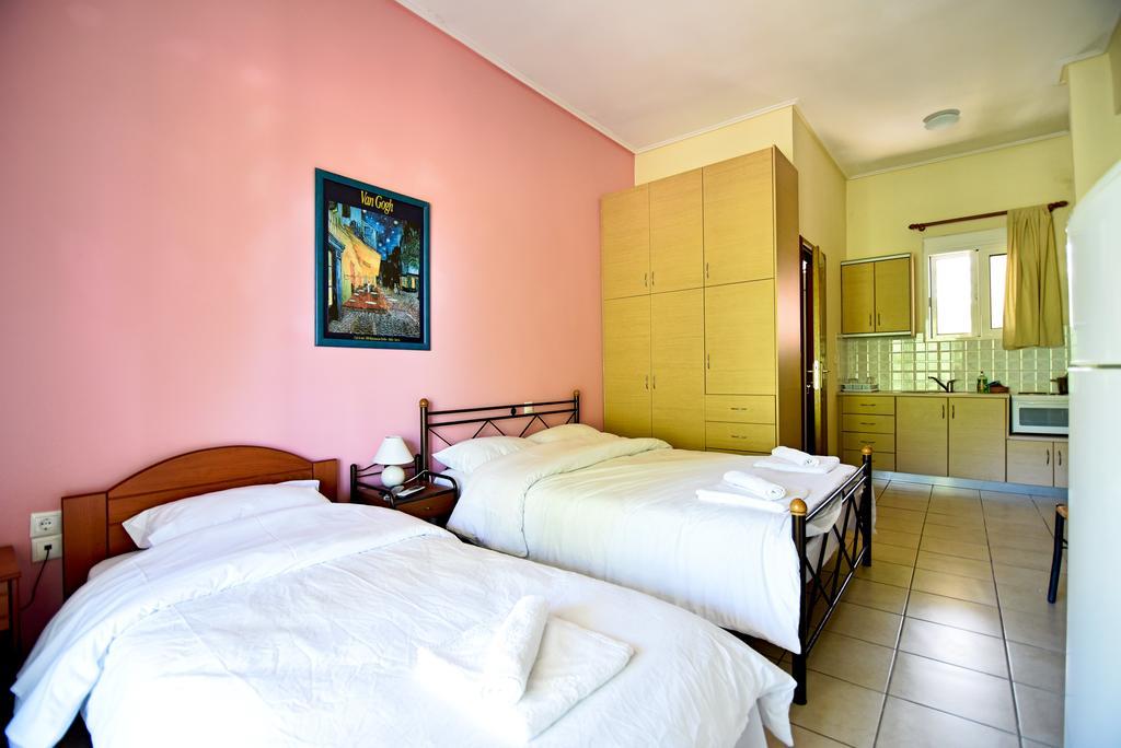 Tsertos Apartments Kamena Vourla Buitenkant foto