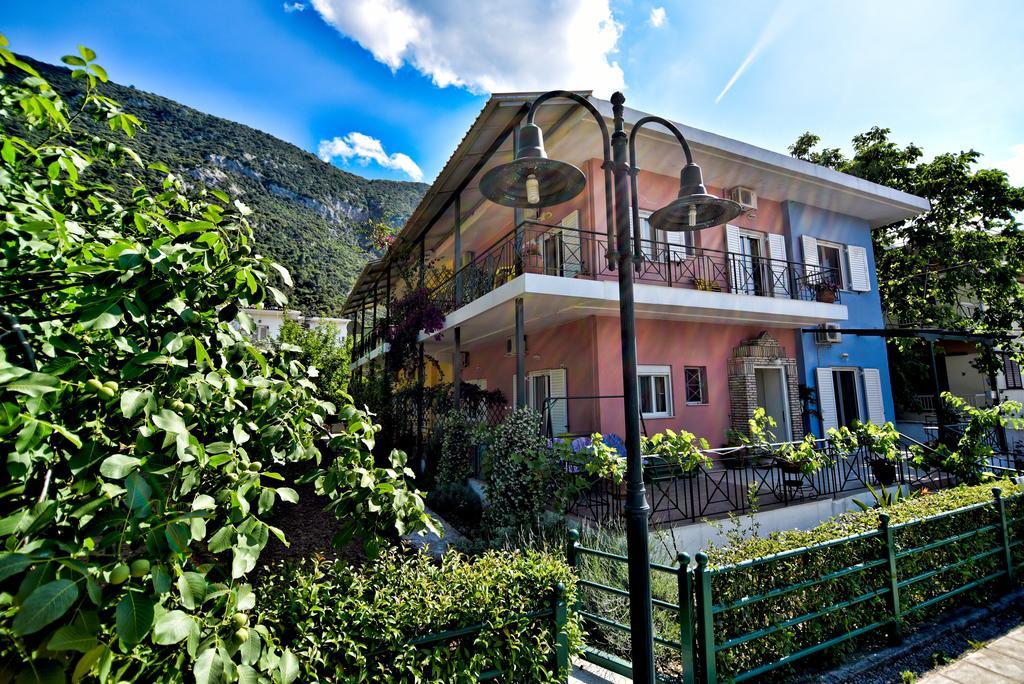 Tsertos Apartments Kamena Vourla Buitenkant foto