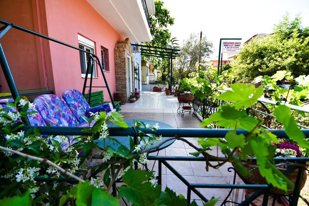 Tsertos Apartments Kamena Vourla Buitenkant foto